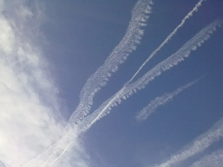 Самолет кацна принудително в Иран