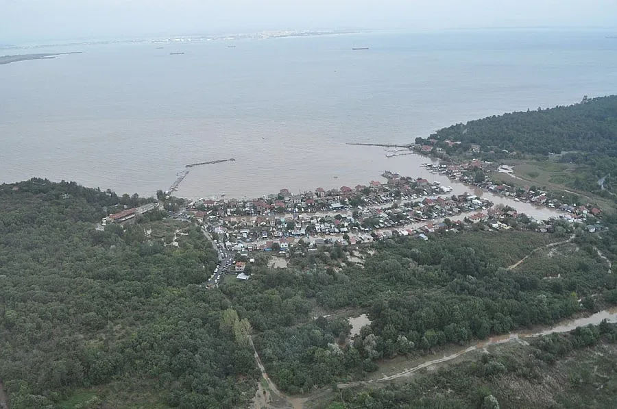 Хеликоптер спаси четирима бедстващи в бургаско