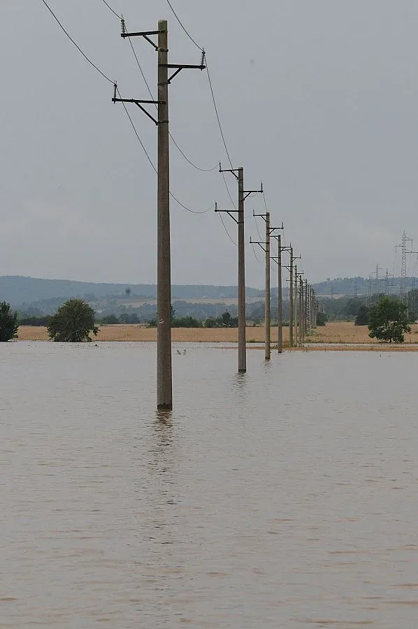 200 литра дъжд на кв. м. удавиха Бургас и Приморско