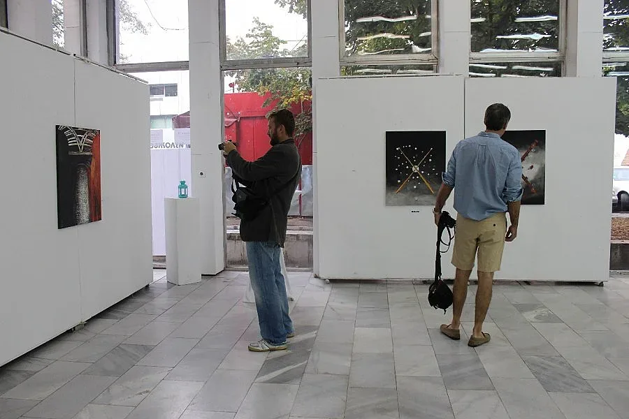 Художници дариха 24 картини на Благоевград