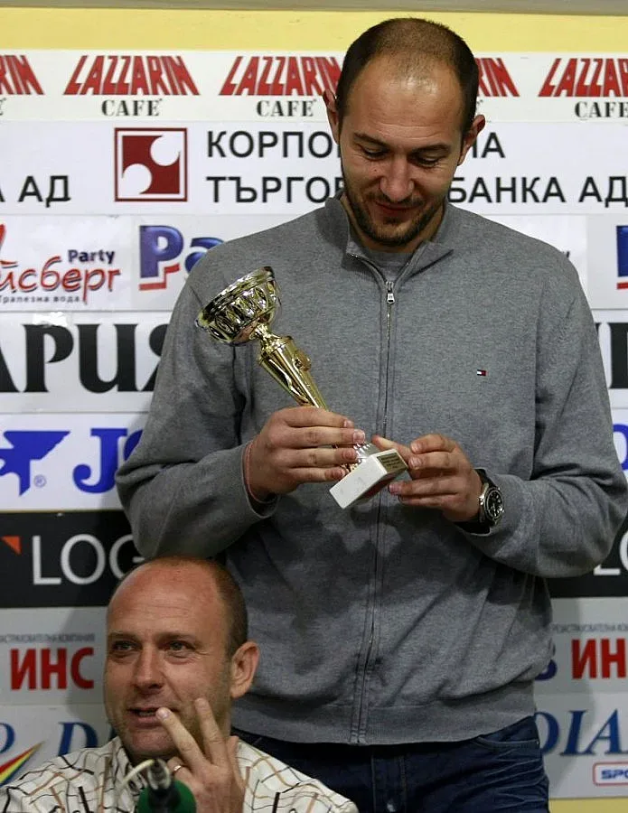 Капитанът на "Левски" спира с баскетбола