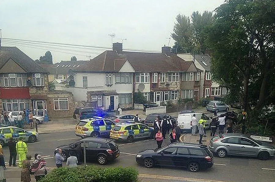 Обезумял лондончанин обезглави баба с мачете