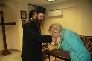 Чакърдъкова при владика за 45-ия си рожден ден