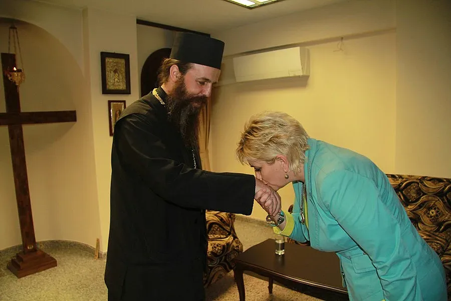 Чакърдъкова при владика за 45-ия си рожден ден