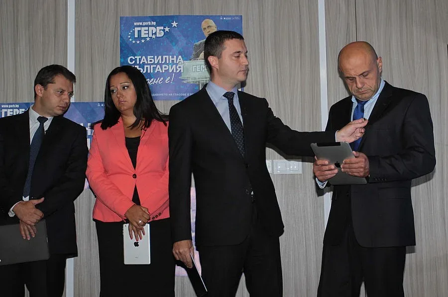 В програмата на ГЕРБ: Кметове вдигат с 2% данък доход