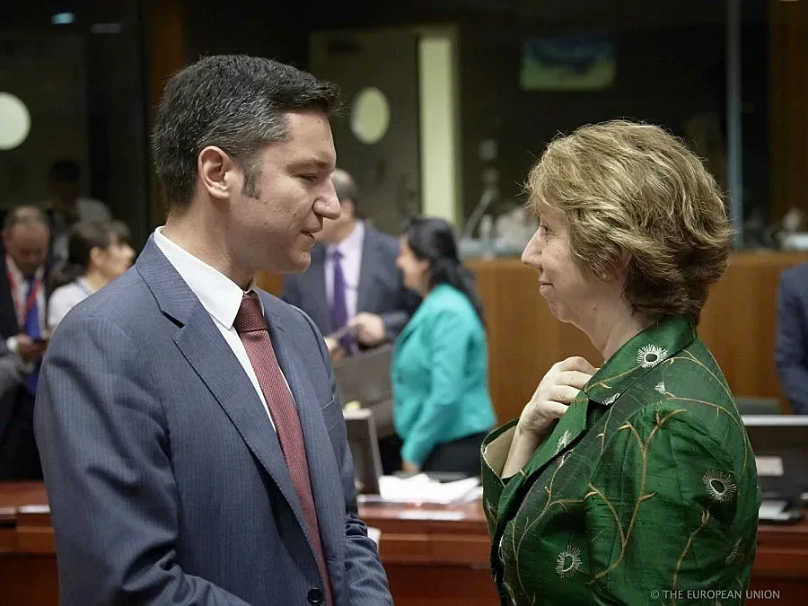 Катрин Аштън поздрави Вигенин