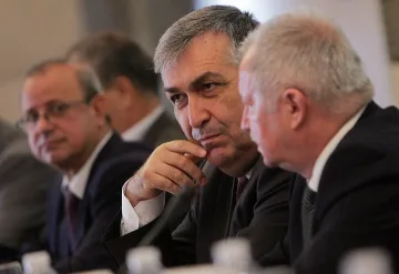 Близнашки: Тръгваме по път на плавно покачване на цените на тока