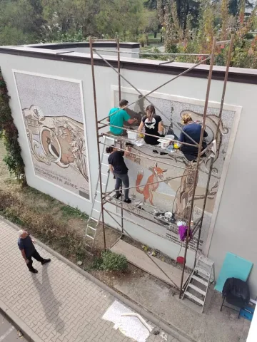 Народна приказка оживя на мозаечна инсталация в центъра на Стара Загора