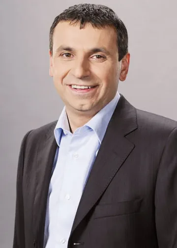 Зъболекар на Слай води Реформаторите в Перник