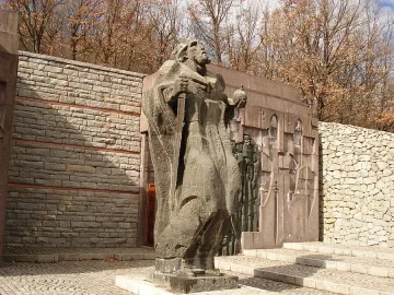 Местят паметника на цар Самуил