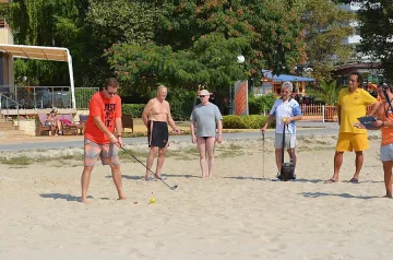 Туристи и журналисти участваха в 3-ия турнир по плажен голф