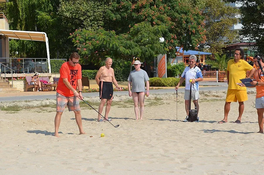 Туристи и журналисти участваха в 3-ия турнир по плажен голф
