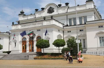 "Медиана": 6 партии влизат в парламента при избори днес 