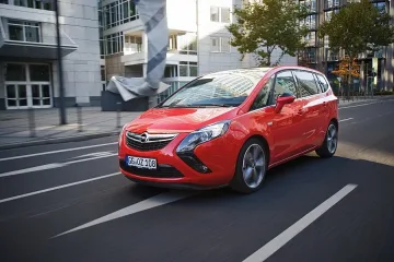 По-пъргава Zafira Tourer с новия 1,6 SIDI мотор
