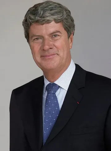 Ив Карсел отлетя към модния рай 