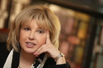 "Десните" се залавят с частния фалит