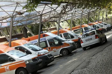 Роднини на пациент нападнаха екип на Спешна помощ