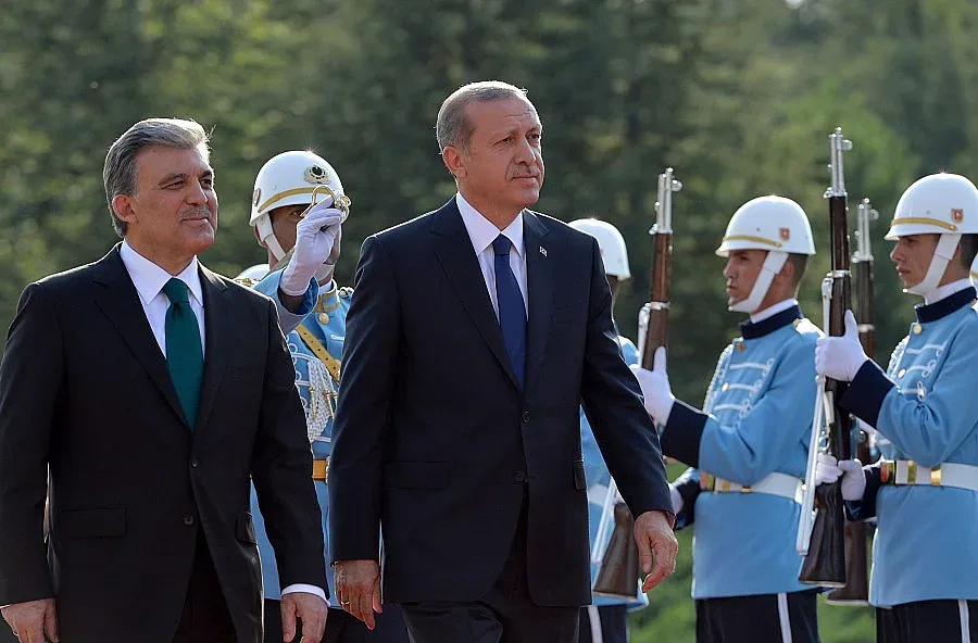 Нови арести на полицаи в Турция за "анти-правителствен" заговор