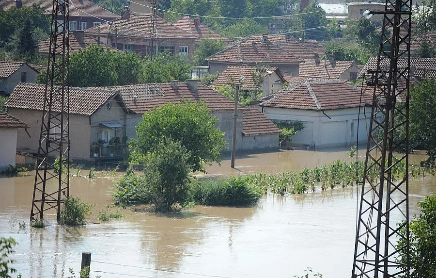 Русия прати 90 тона хуманитарна помощ за наводнена Сърбия
