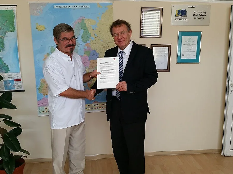 Студенти от Добрич получават шанс за стажове в Швейцария