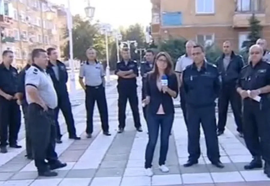 Надзирателите излизат на символичен протест