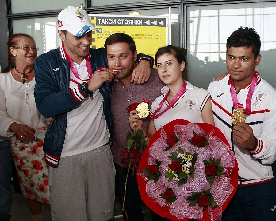 Оркестър посрещна героите от Нанджин