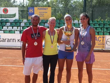 ТК „ДЕМА“ e новият шампион по тенис при жените
