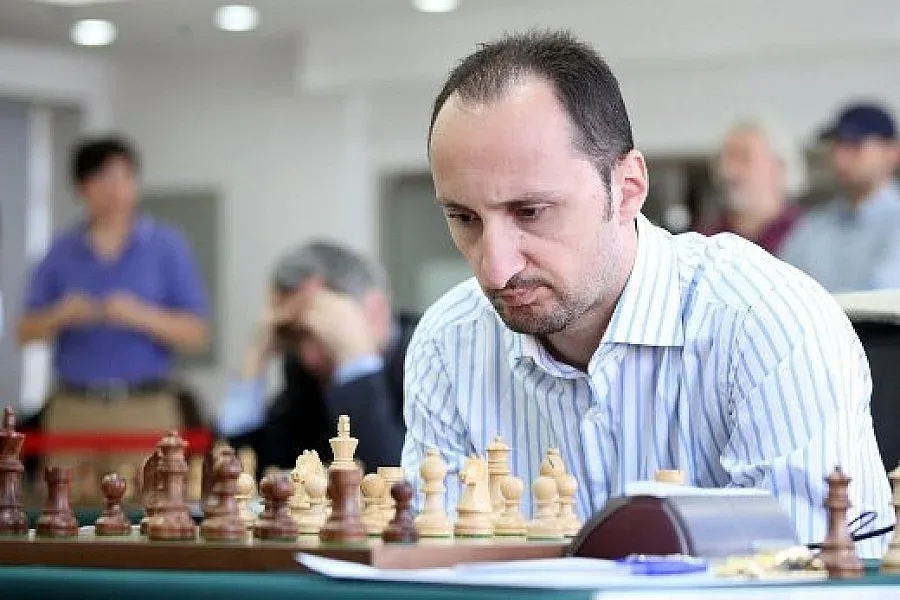 Първа победа за Топалов на турнира в Сейнт Луис