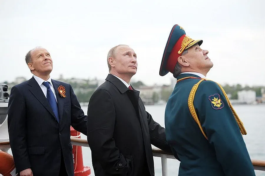 Полша не пусна полет на руския министър на отбраната