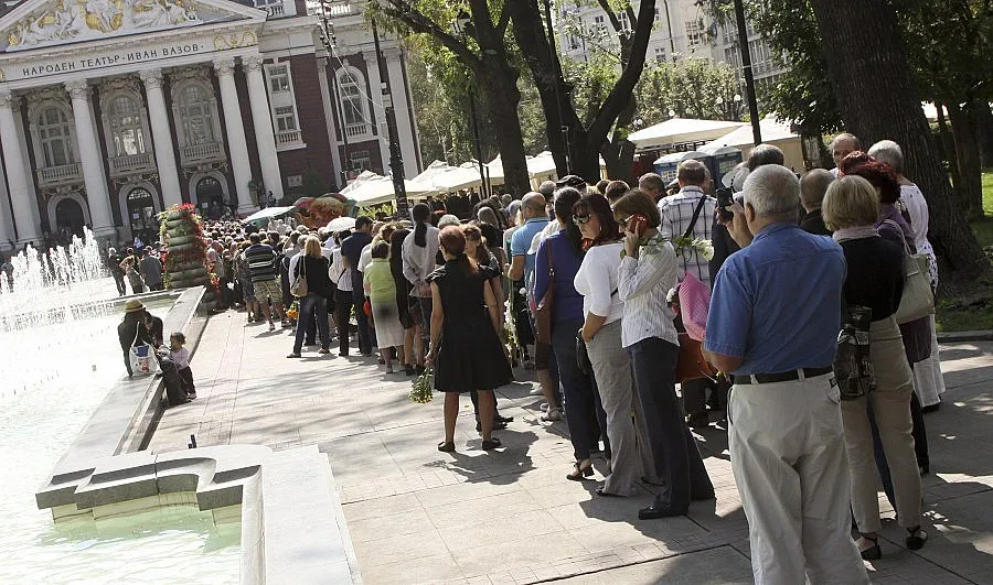 Изпратихме Валери Петров - последния ренесансов човек