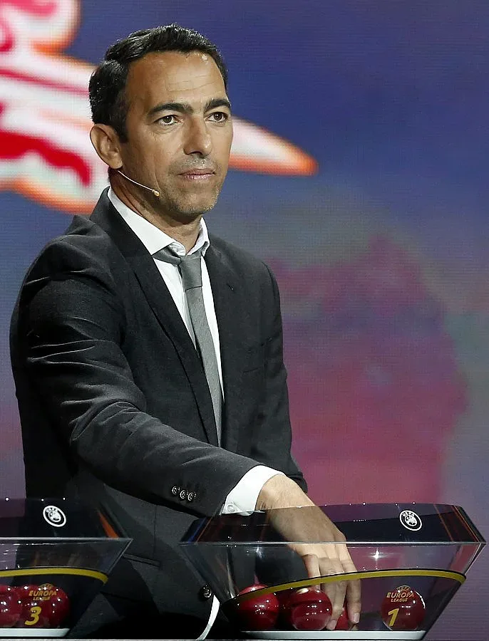 Манолев ще си връща на ПСВ, вижте пълния жребий за ЛЕ