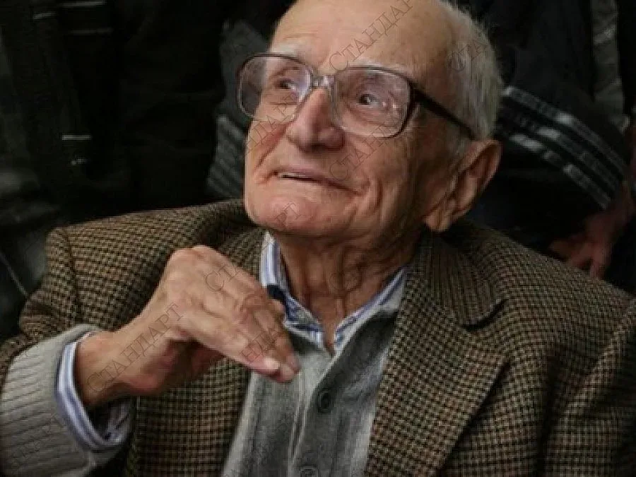 България се прощава с Валери Петров