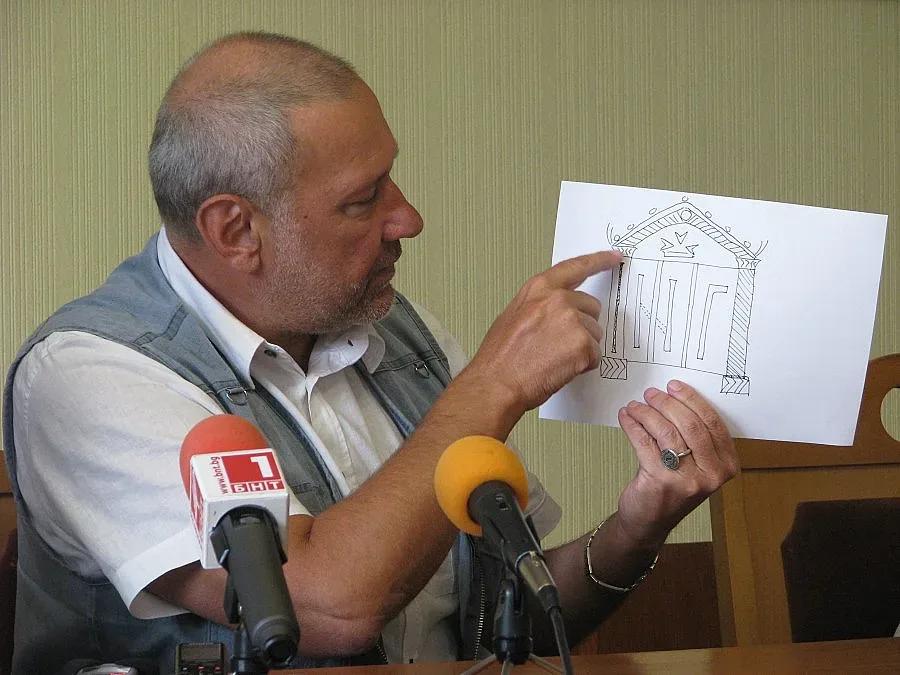 Овчаров откри античен храм в Мисионис