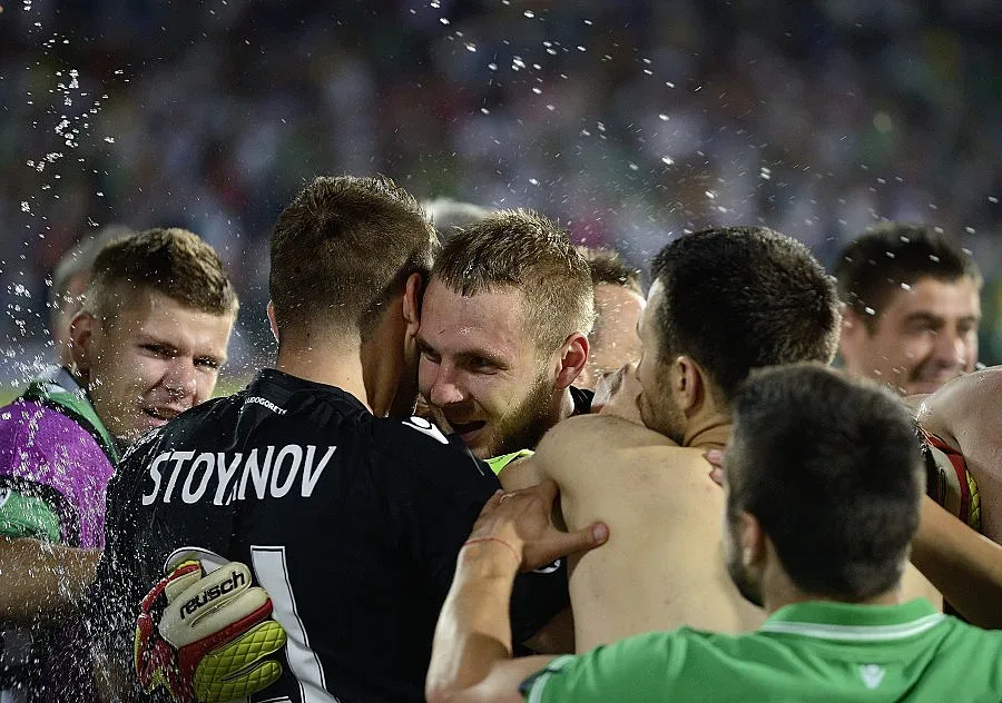 Светът: Моци е легенда (ОБЗОР)