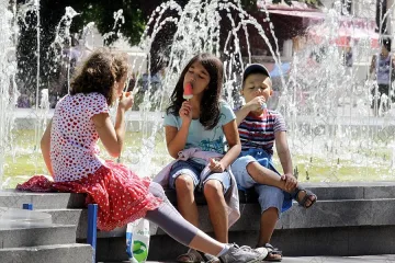 Слънчев последен работен ден за август