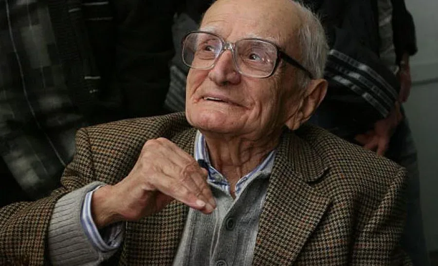 Почина Валери Петров