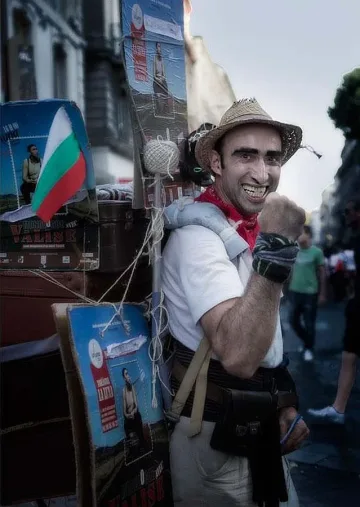 Мимът Герасим става посланик на Свиленград на колело