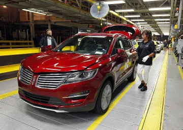 Плаващ  автомобиловоз във Варна