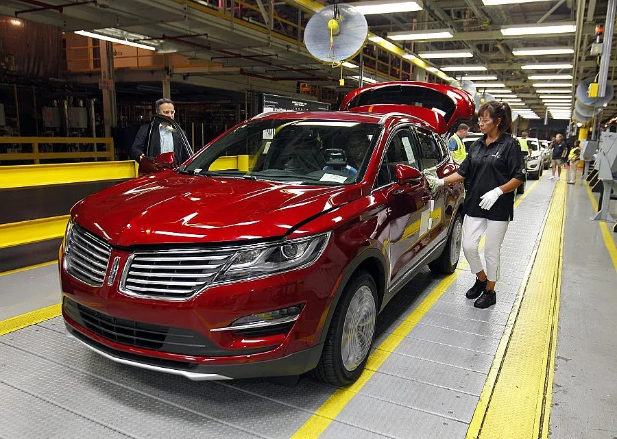 Плаващ автомобиловоз във Варна