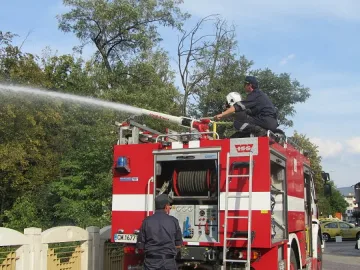 Младеж пламна, докато спи