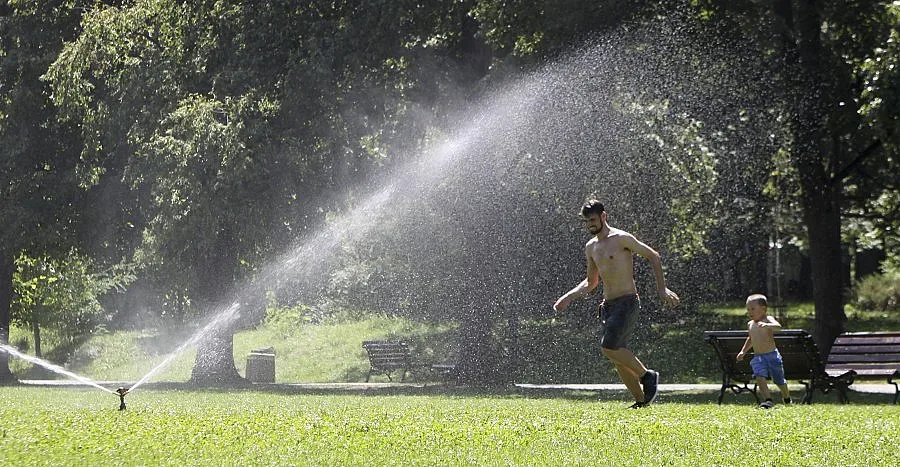Чака ни слънце в сряда