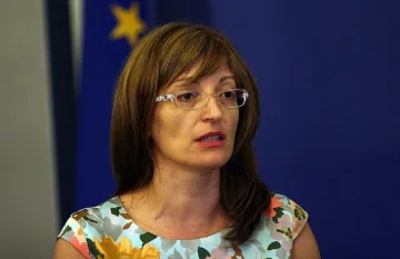 Захариева: Може да се наложи нов външен дълг