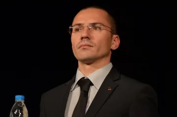 Джамбазки начело в Благоевград и София