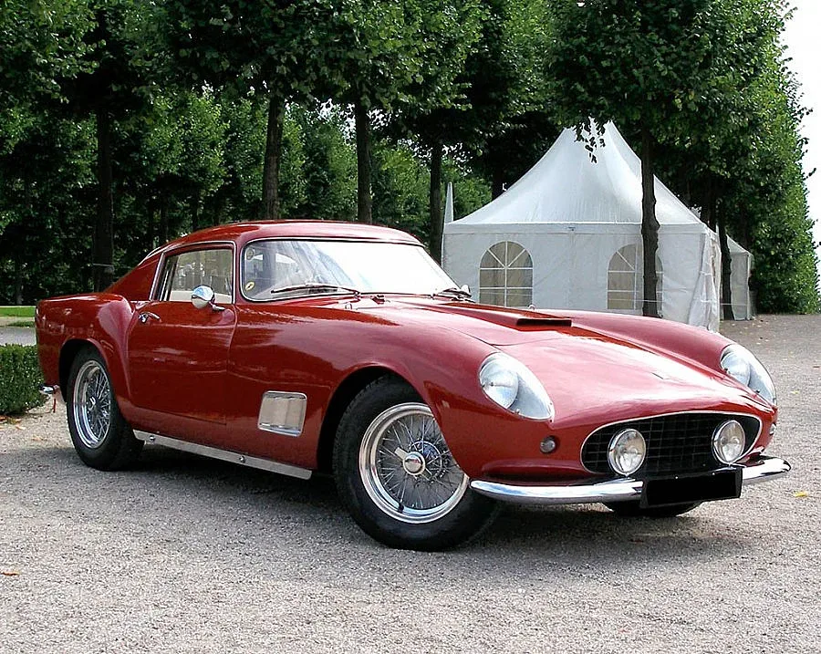 Продадоха рядко Ferrari за $38 млн.