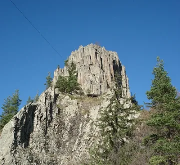 Алпинист в опасност за живота след падане