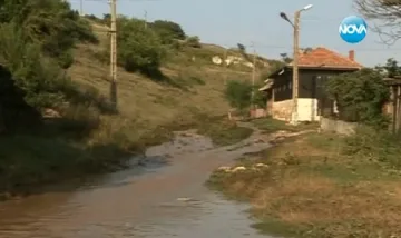 Отводняват разградското село Каменово