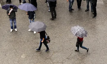 Дъжд с гръмотевици в неделя 