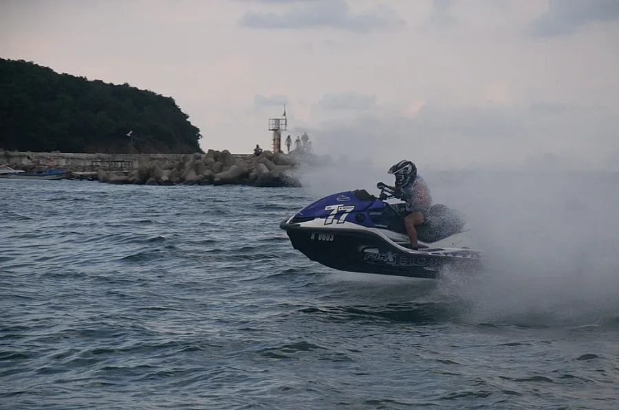 Българи по-добри на джетове от турски шампион