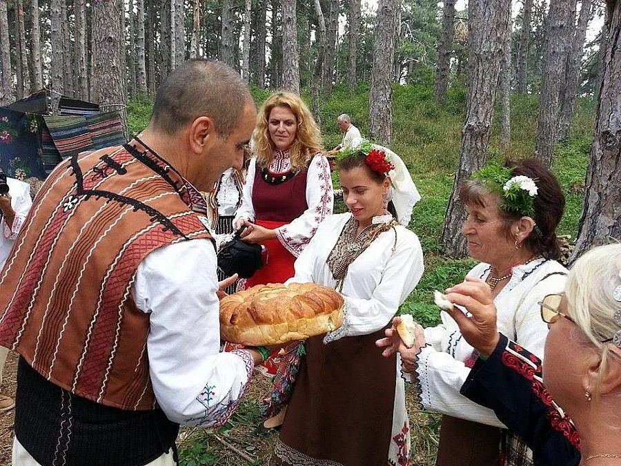 Жеравна обяви чужденец за апостол