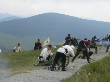 Няколко хиляди родолюбци почетоха Шипченската епопея
